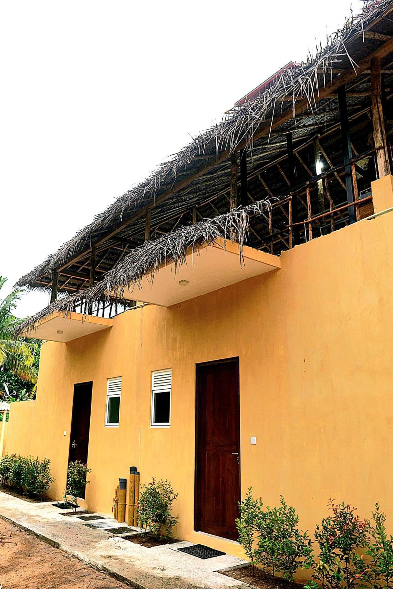 Private Pool Cabanas Ac - Angam Villas Hikkaduwa Exterior photo